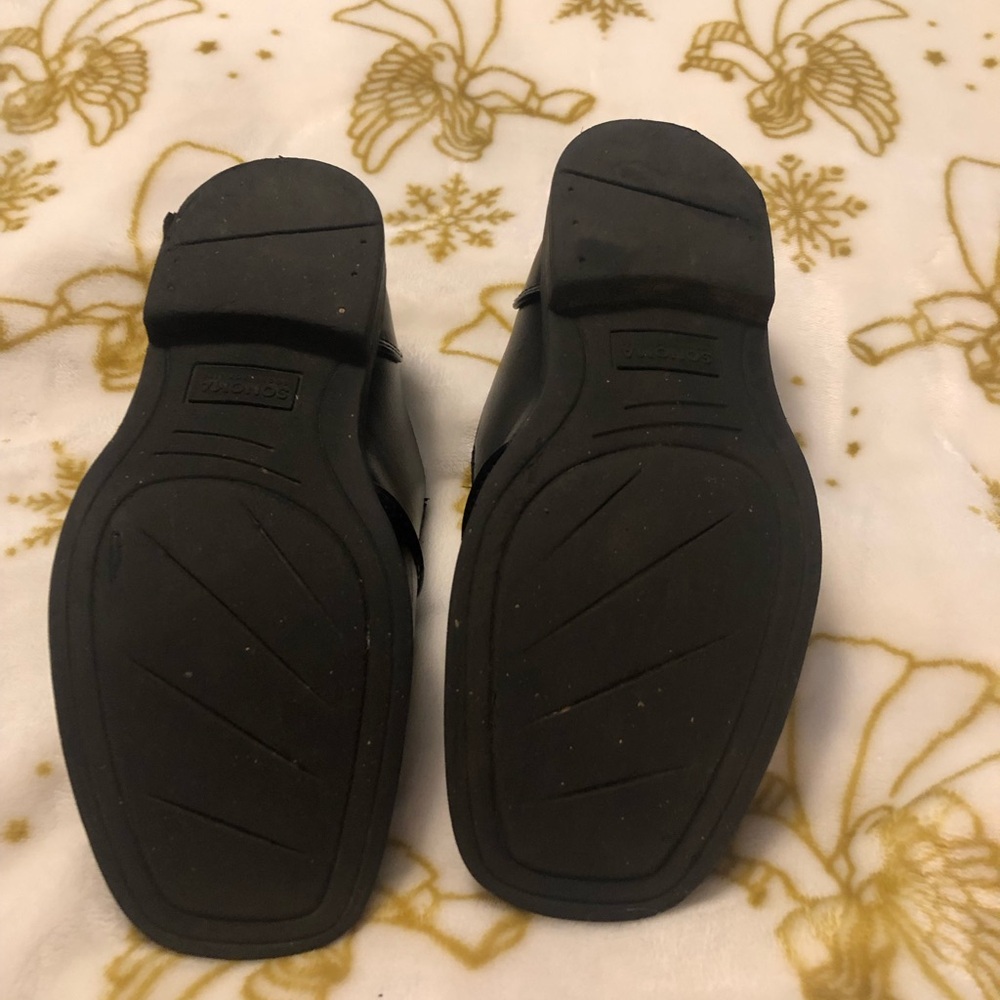 Boys Sonoma Black Leather Slip-On Shoe’s - Picture 3 of 6